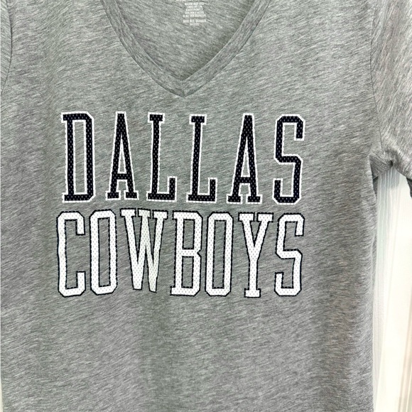 Dallas Cowboys Grey V-Neck Tee - Picture 9 of 9